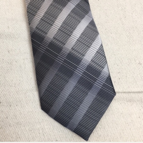 JF ferrar Narrow Grey striped tie w tie clip NWT - Picture 1 of 7